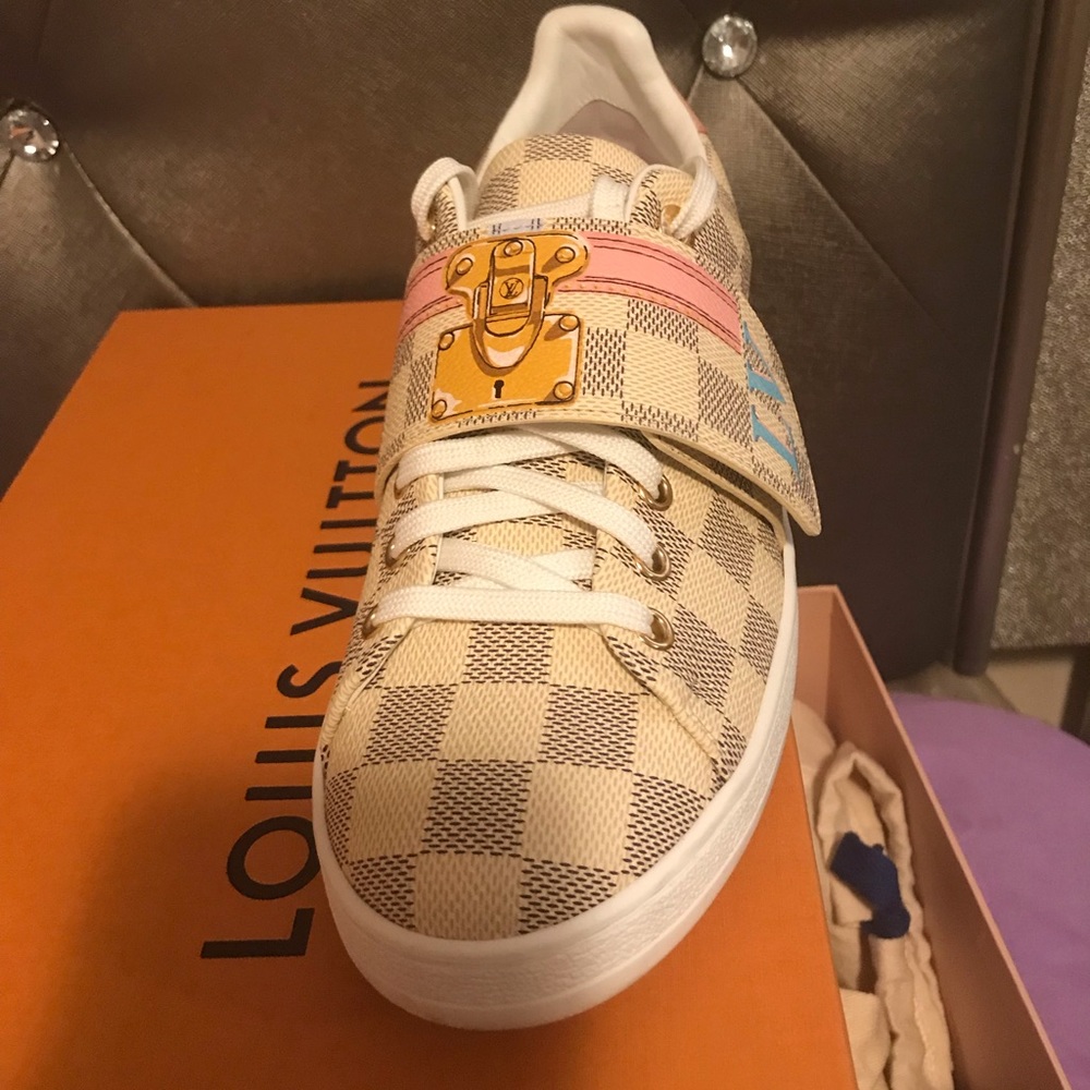 Louis Vuitton Sneaker Size 39